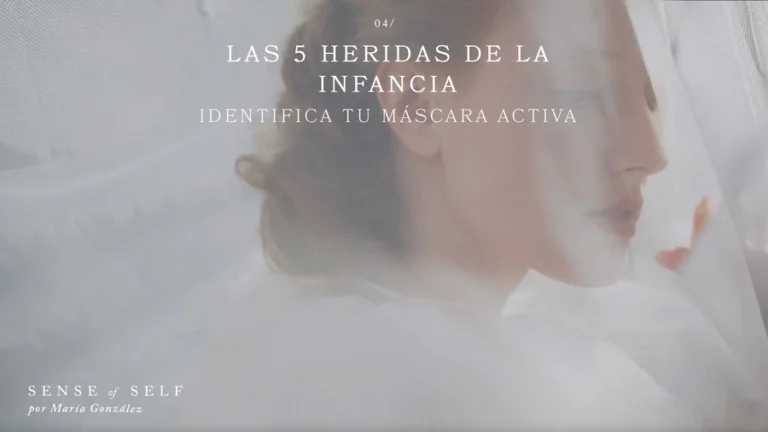 Una mujer hermosa tras un velo que simboliza las máscaras de las heridas emocionales - las 5 heridas de la infancia