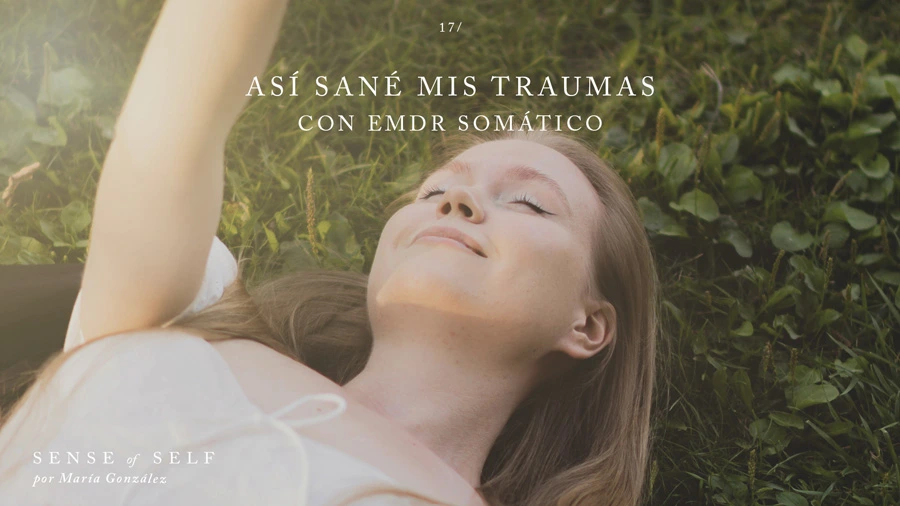 Una mujer sonriendo feliz tras sanar sus traumas con EMDR Somático: Cómo dejar de vivir en alerta constante.